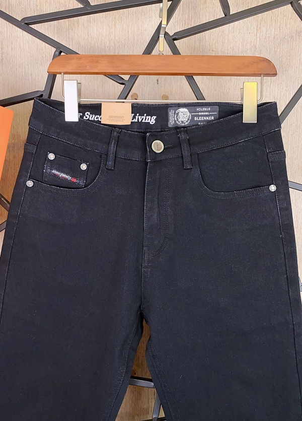 ブランドジーンズ側面デザイン